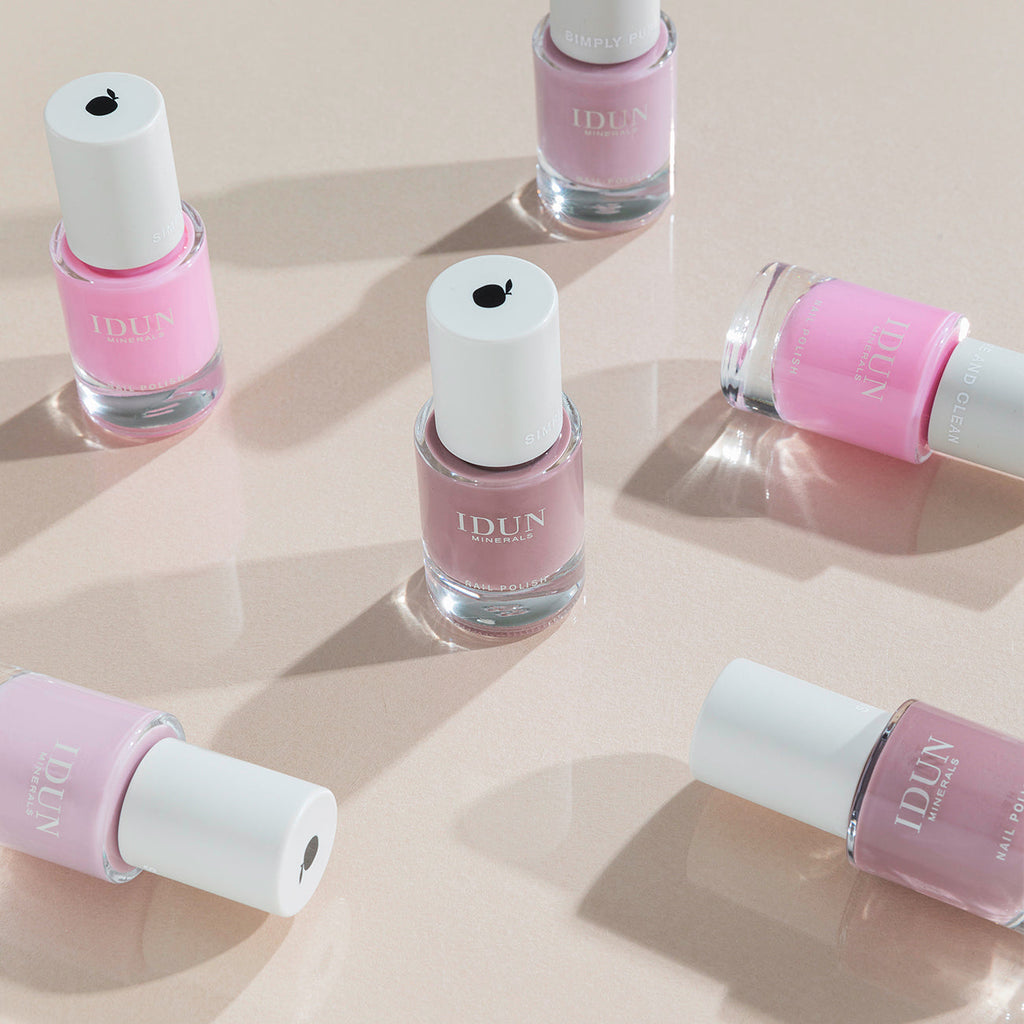 NAIL POLISH